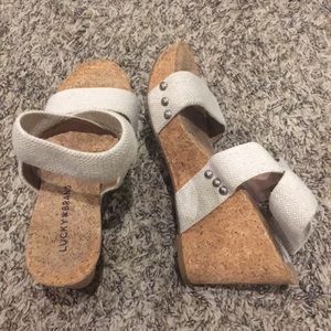 Canvas wedges